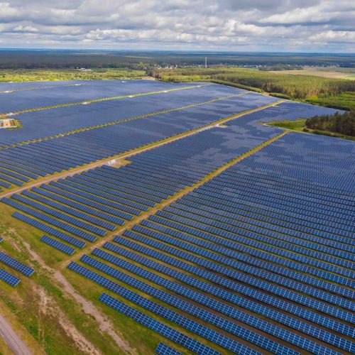 Zelestra, anteriormente conocida como Solarpack, ha inaugurado su más reciente proyecto de energía renovable: el parque fotovoltaico La Mata, ubicado en el municipio de La Gloria, departamento del Cesar. 